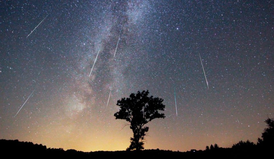 Dónde y cómo disfrutar la lluvia de estrellas de esta noche