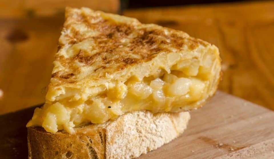 Lo dice la estadística: la tortilla de patatas con cebolla es nuestro plato favorito