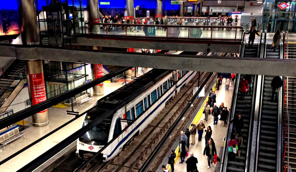El metro de Madrid se iluminará con la energía de los trenes al frenar El metro de Madrid se iluminará con la energía de los trenes al frenar