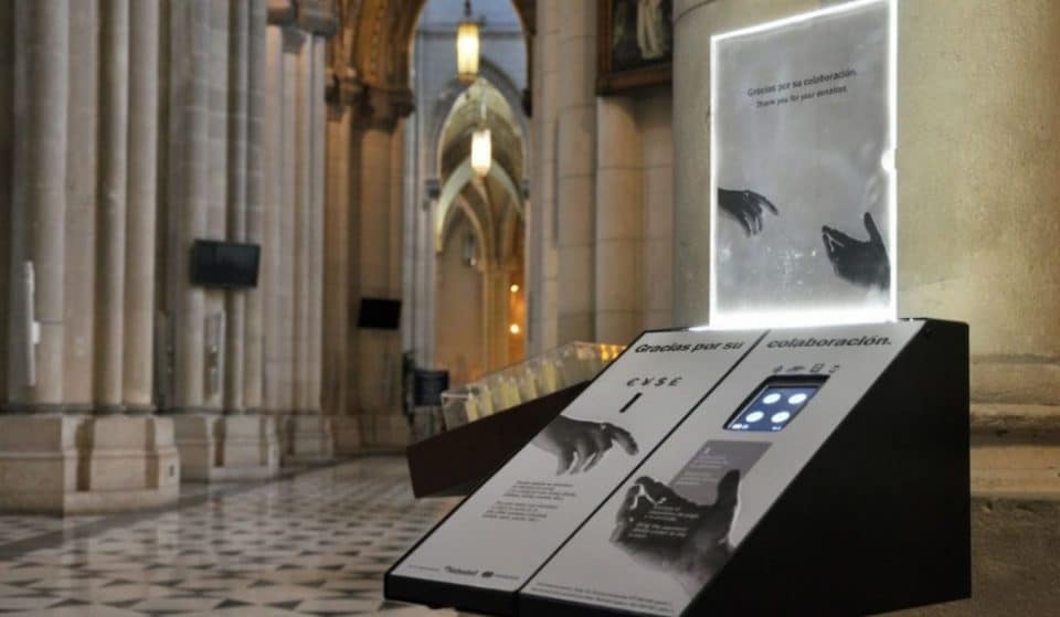 La Almudena, primera iglesia de Madrid con datáfono