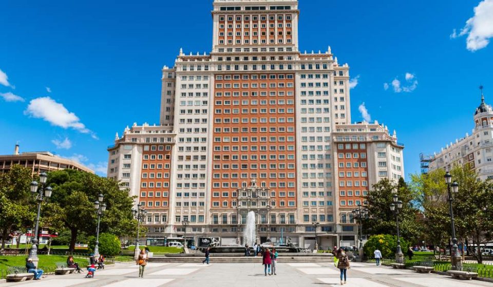 Unos restos arqueológicos del siglo XVI paran las obras de la plaza de España
