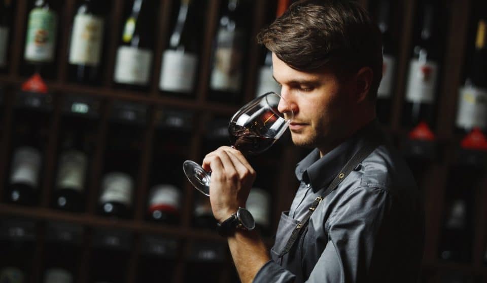 El mundo del vino se abre ante ti con estos tres cursos online