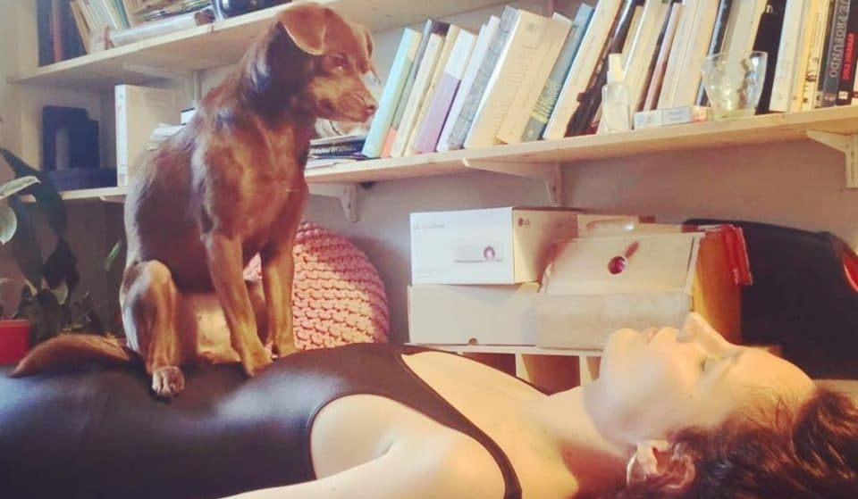 La escritora Sabina Urraca estará en directo en nuestra cuenta de Instagram