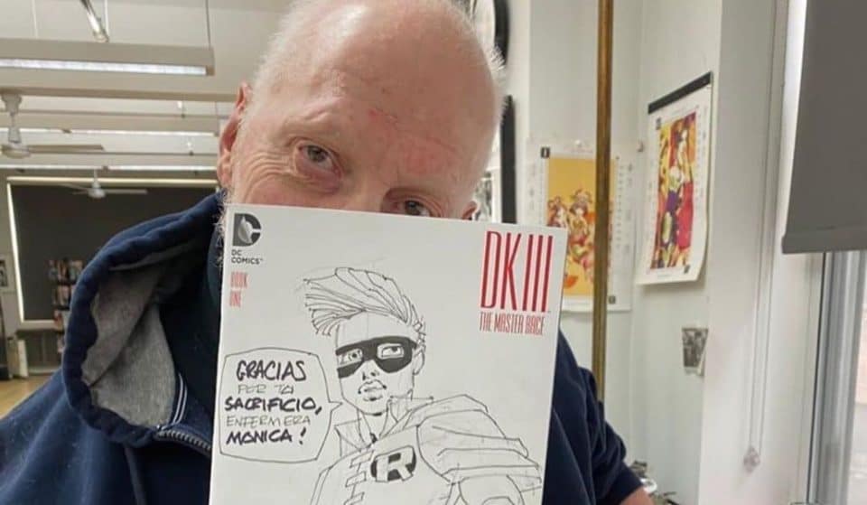 El dibujante de Batman dedica una ilustración a una enfermera de Madrid