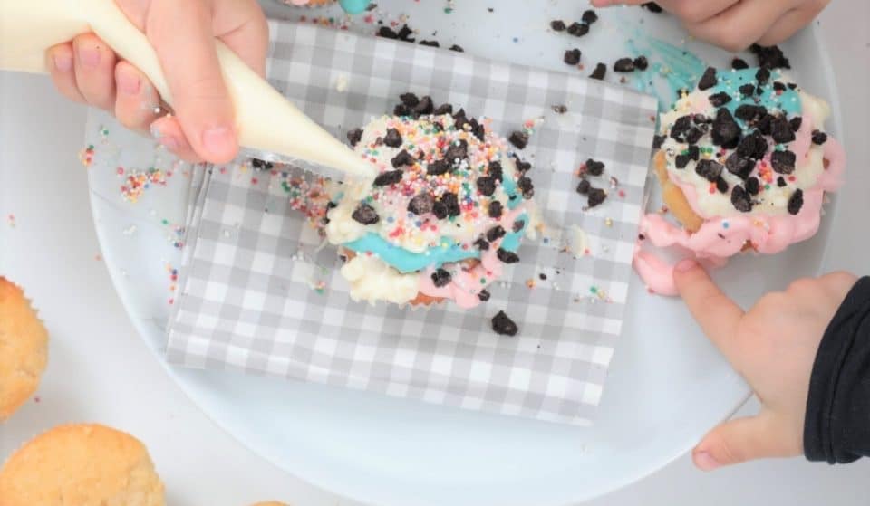 Recibe este kit en casa y conviértete en un repostero de primer nivel en esta masterclass