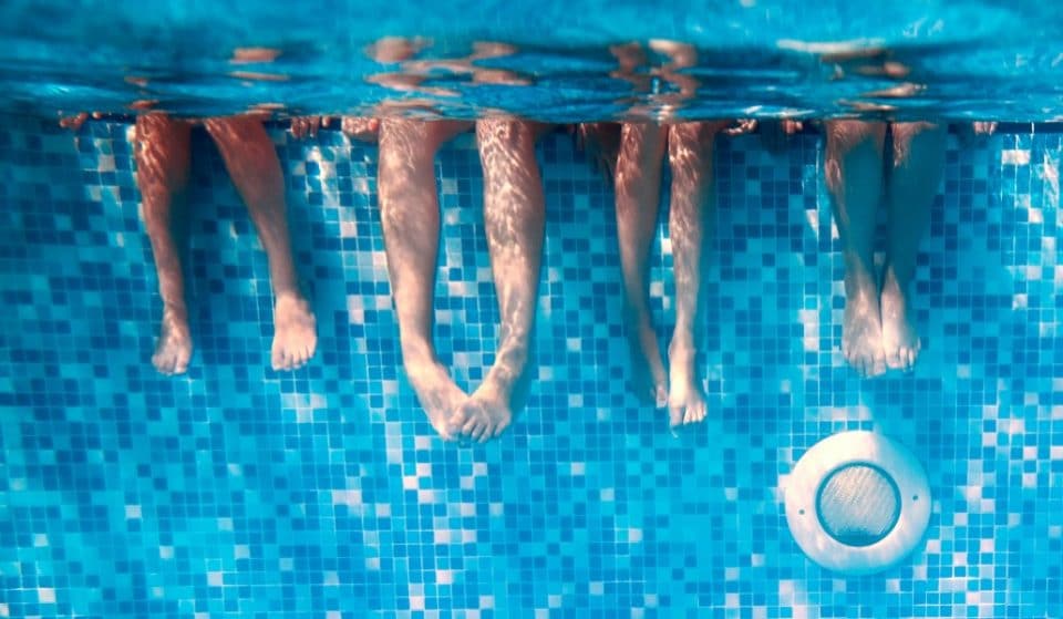 Nudismo en la piscina: el Día sin Bañador regresa a Madrid