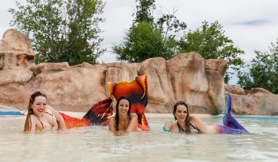 Aquópolis te enseña a nadar con cola de sirena o de tritón