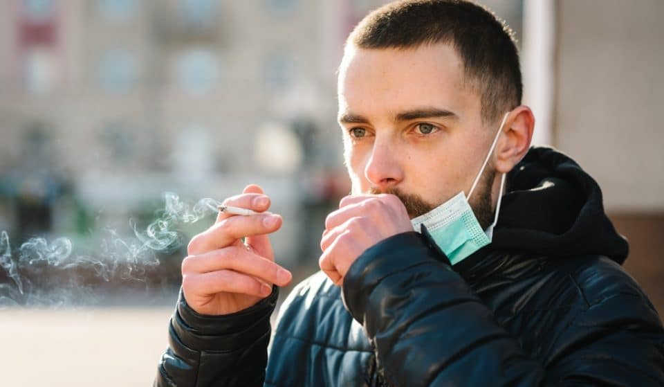 Madrid estudia prohibir fumar en la calle