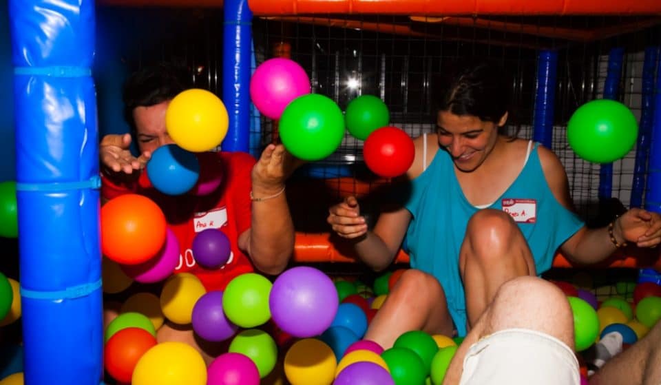 Periquitos Park: volver a sentirse un niño en un parque de bolas para adultos