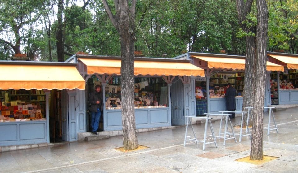 Los libreros de la Cuesta de Moyano no tendrán que pagar el alquiler de la caseta
