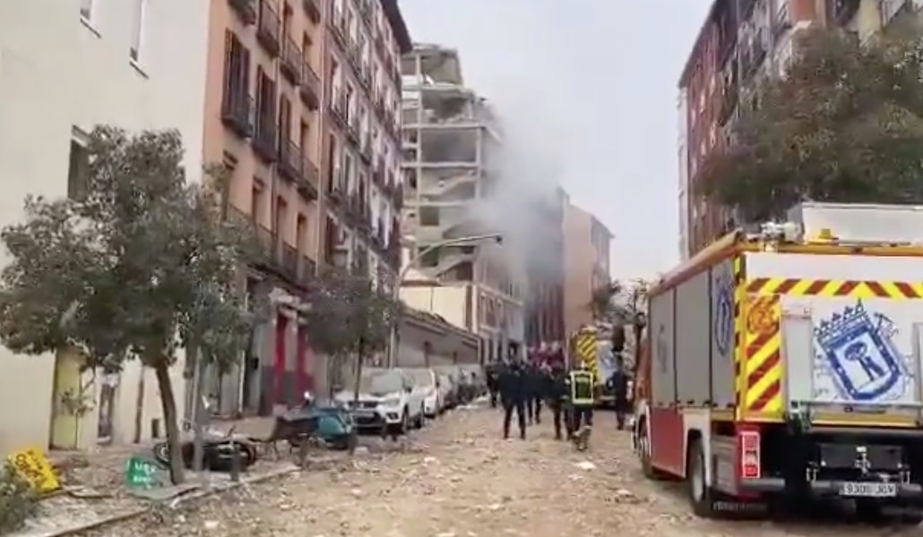 Una fuerte explosión destroza un edificio de la calle Toledo