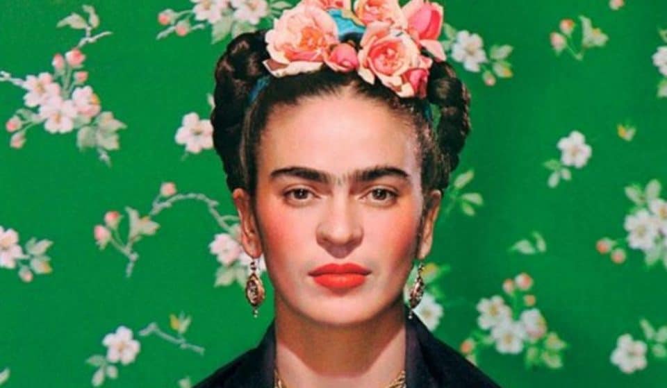 Esta exposición reúne más de 800 obras y objetos de Frida Kahlo