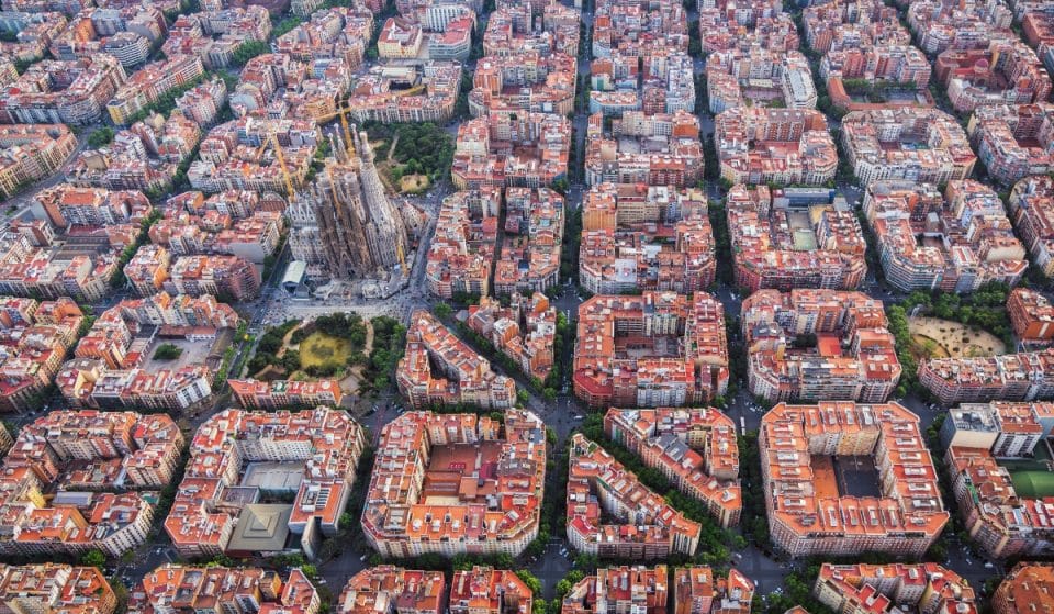 Trabajan en un autobús volador que uniría Madrid y Barcelona en una hora