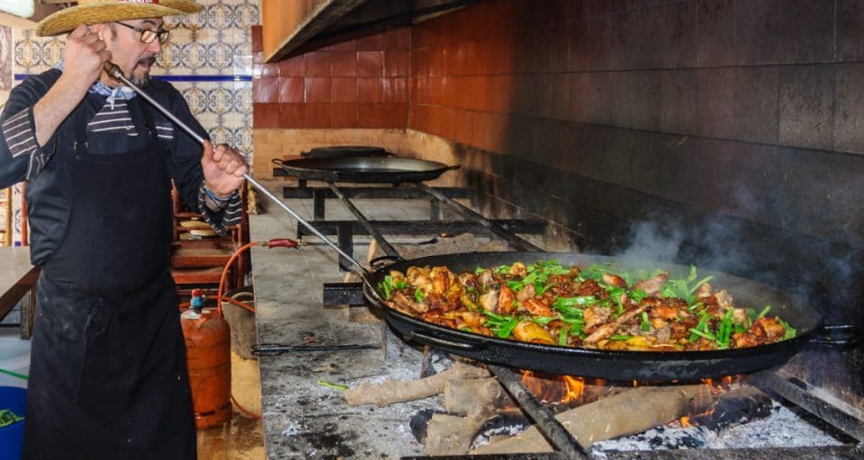 La receta de la paella valenciana ya aparece en el BOE