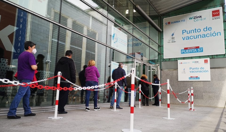 Madrid adelanta la 2ª dosis de AstraZeneca para las personas entre 60 y 69 años