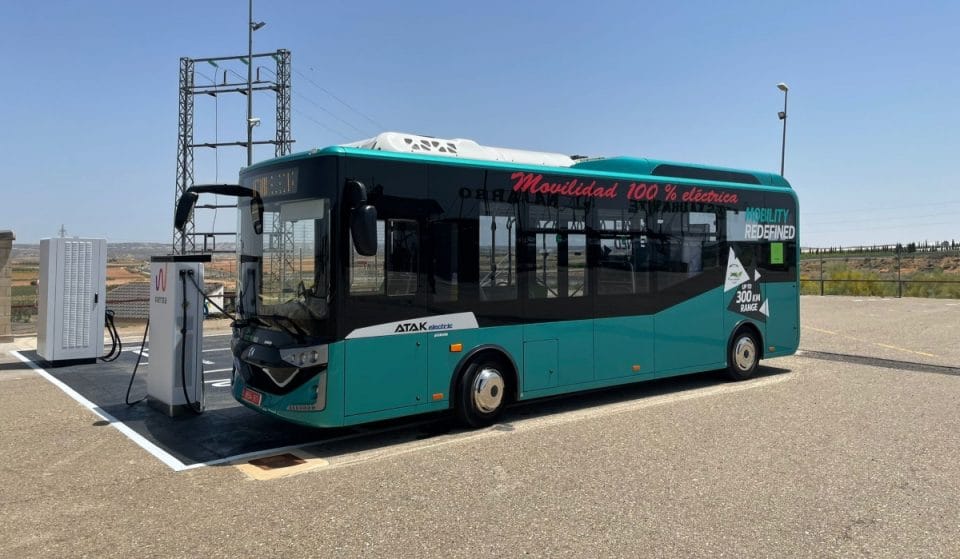 Un autobús eléctrico hace el primer viaje de largo recorrido entre Barcelona y Madrid