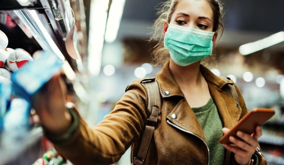 ¿Qué sabemos sobre cuándo la mascarilla dejará de ser obligatoria en espacios cerrados?