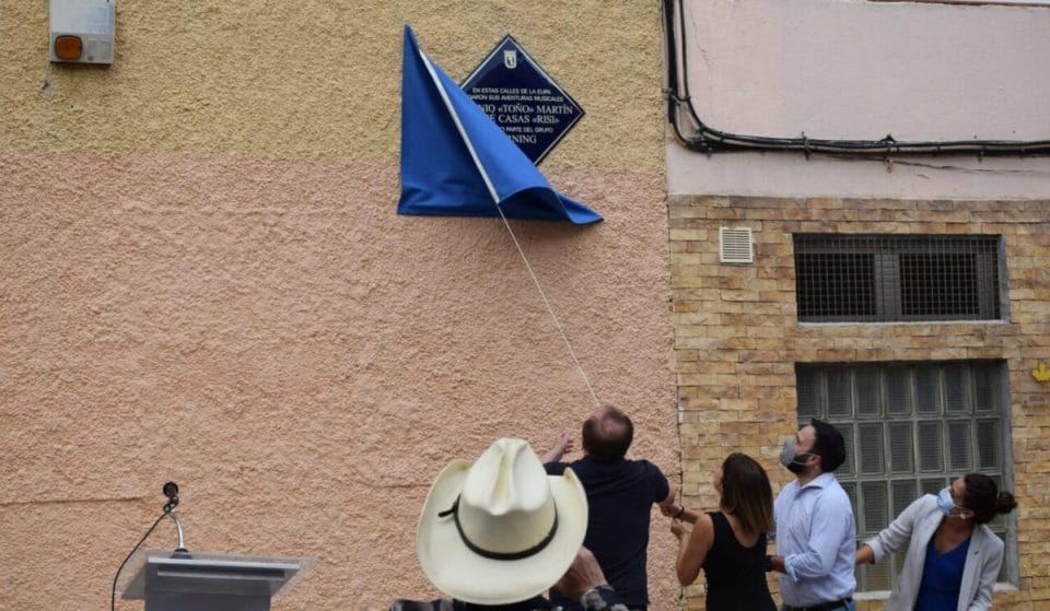 Madrid homenajea a Burning con una placa en La Elipa