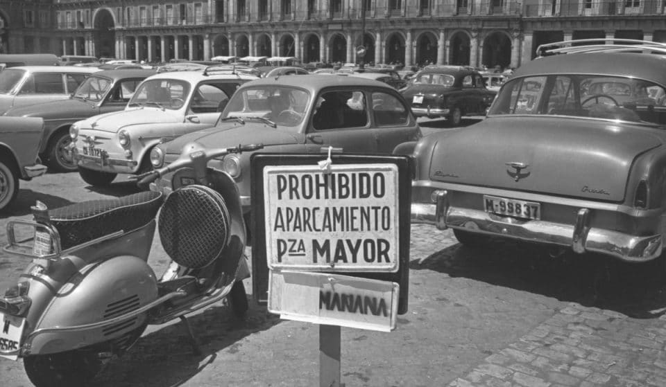 Antes do mercado de Natal: a Praça Mayor de Madrid era uma lagoa, palco de execuções e até um parque de estacionamento