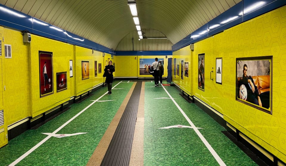 La estación de Plaza de España se convierte en un campo de fútbol