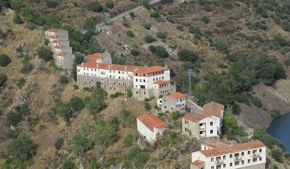 Se vende un pueblo vacío de Zamora más barato que un 90% de los pisos de Chamberí