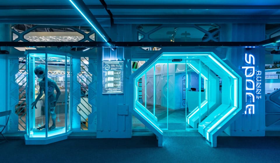 Abre un buffet libre ambientado en el espacio exterior
