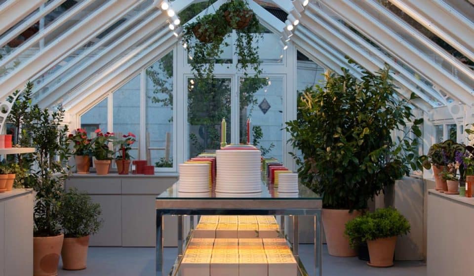 Abre sus puertas LOEWE Greenhouse: el invernadero itinerante que te hará sentir dentro de un jardín botánico