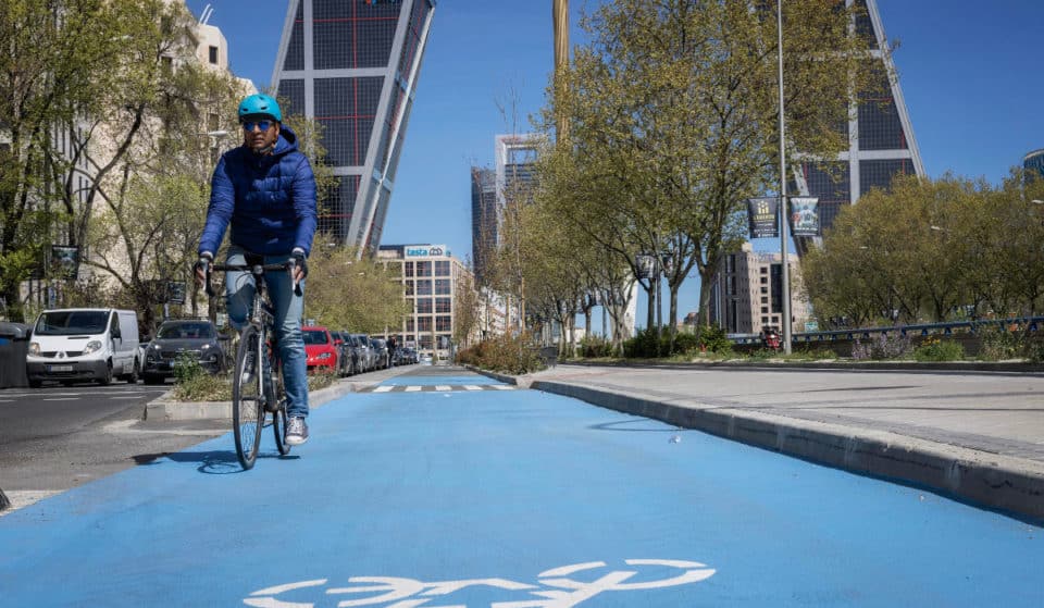 Madrid inaugura el tramo más largo del carril bici de la Castellana