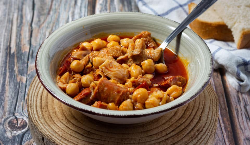 Un pueblo de Madrid acoge una ruta de la cuchara con plato y vino a 4€