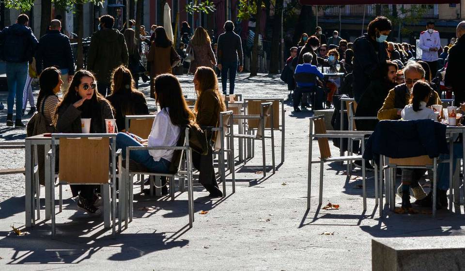 Las terrazas en bandas de estacionamiento serán ilegales en Madrid