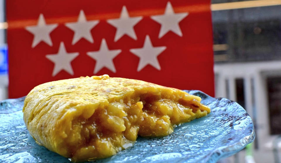 La nueva mejor tortilla de patata de Madrid tiene “socarrat”