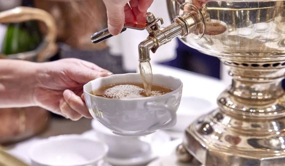 Consommé in strada nella centralissima bancarella natalizia di questo ristorante