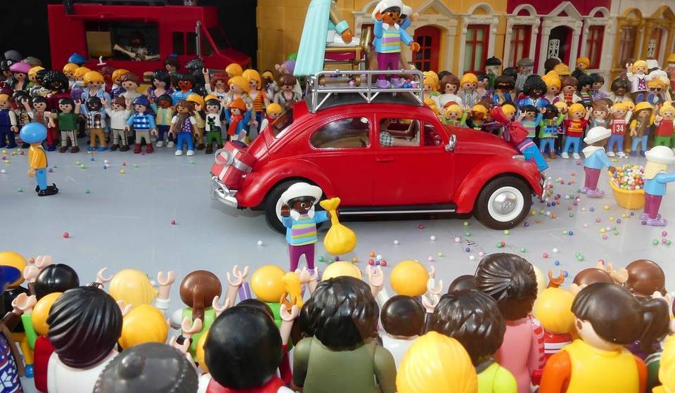 Le marché qui vient à Madrid pour acheter et vendre des jouets de toute la vie