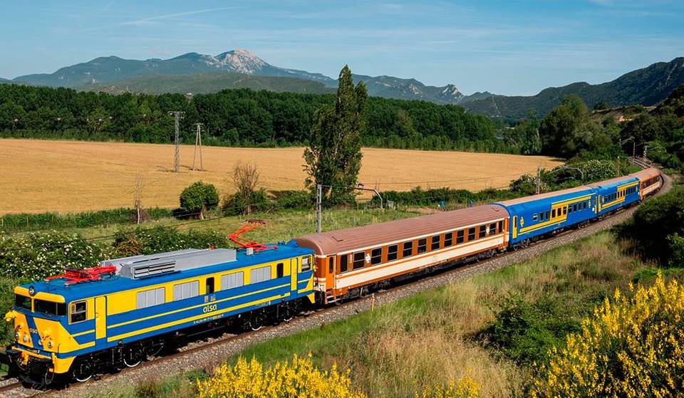 El tren histórico que une Madrid y Burgos vuelve a ponerse en marcha solo por un día