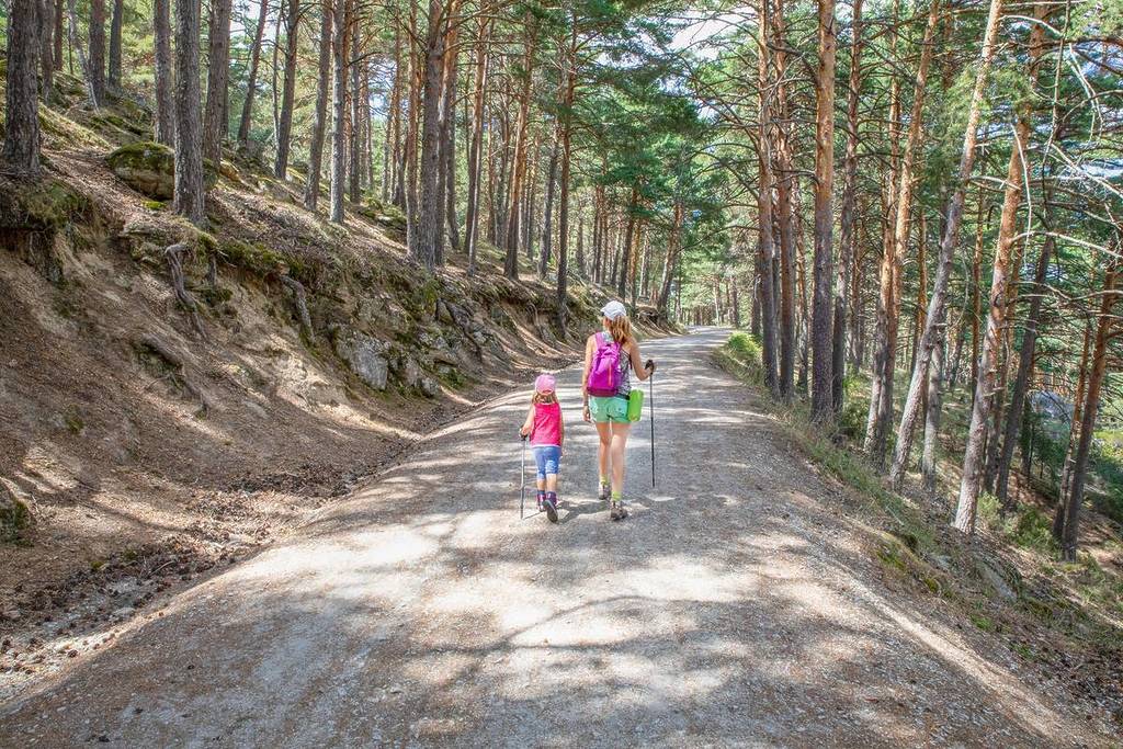 Les trois itinéraires de randonnée les plus faciles à Madrid pour les non-randonneurs : ils durent moins d&rsquo;une heure et sont parfaits pour les familles et les enfants.