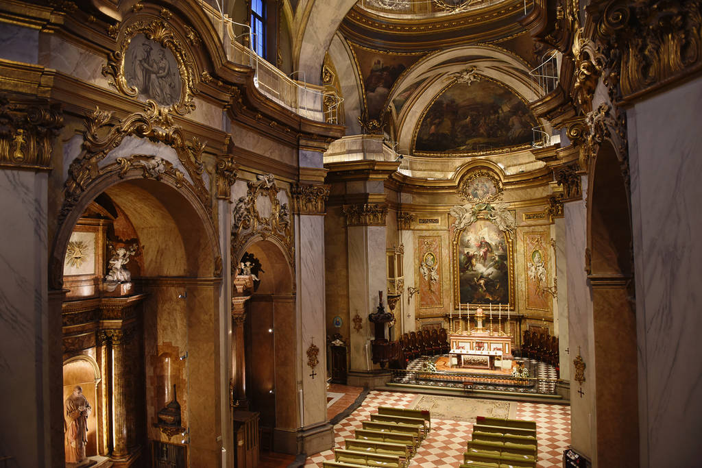 Interior da Basílica Pontifícia de São Miguel