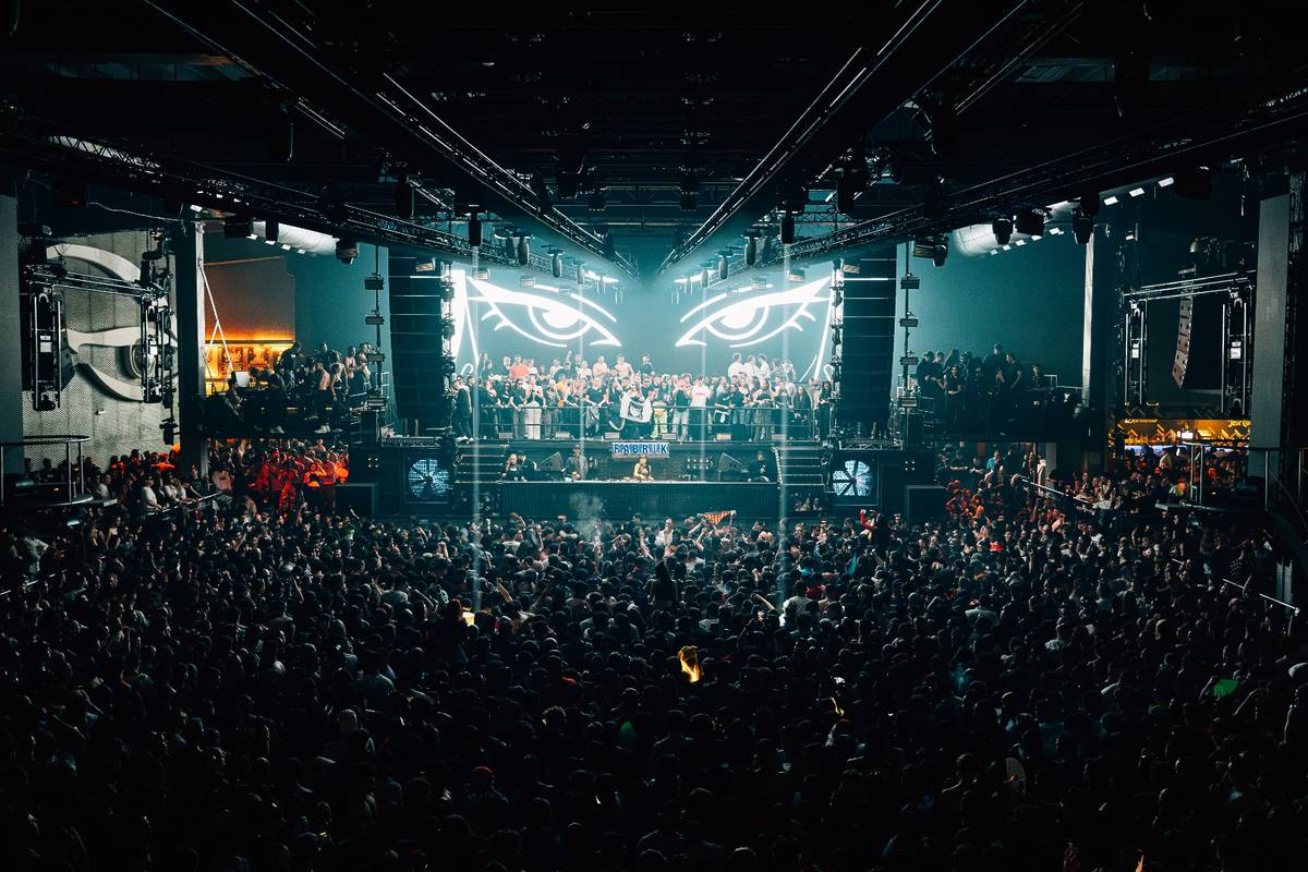 Fatima Hajjii: All Night Long, Fabrik