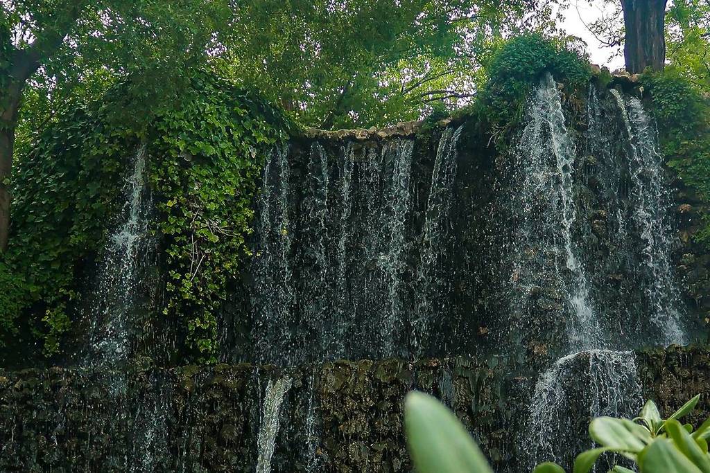 Uno dei migliori rifugi climatici di Madrid: scoprite questo parco con le sue bellissime cascate del XIX secolo.
