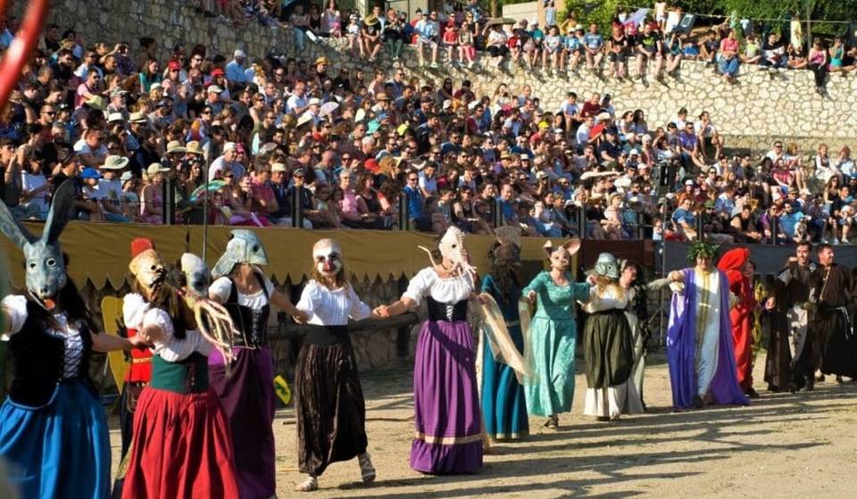 Es un espectacular pueblo de época y acoge el festival medieval más antiguo de España: a solo 1 hora de Madrid