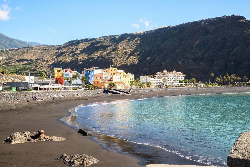 La isla de La Palma donó 24 toneladas de arena volcánica a Madrid, pero el Ayuntamiento no sabe qué hacer con ella ahora