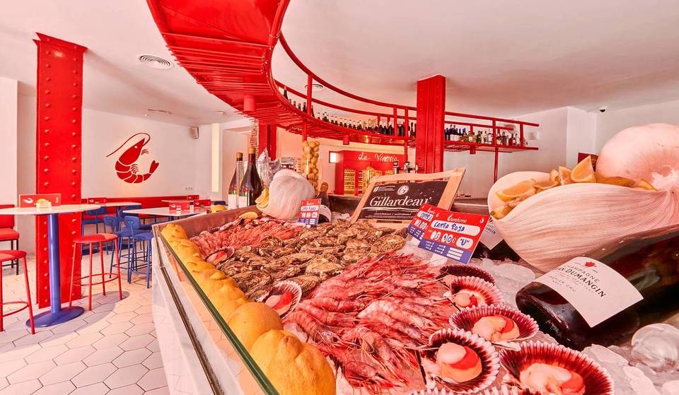 Com preços populares e uma localização privilegiada: o novo restaurante de marisco em Madrid que parece um bar de praia.
