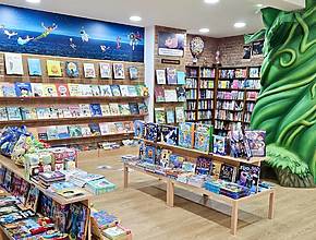 La librería de cómics de Madrid con forma de catedral gótica vuelve a ser elegida como la mejor del mundo