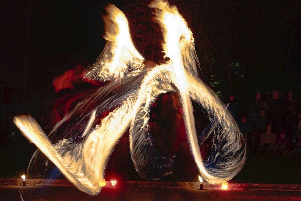 Fire, dance and martial arts for free at Matadero: this is the impacting show ROGU in Madrid