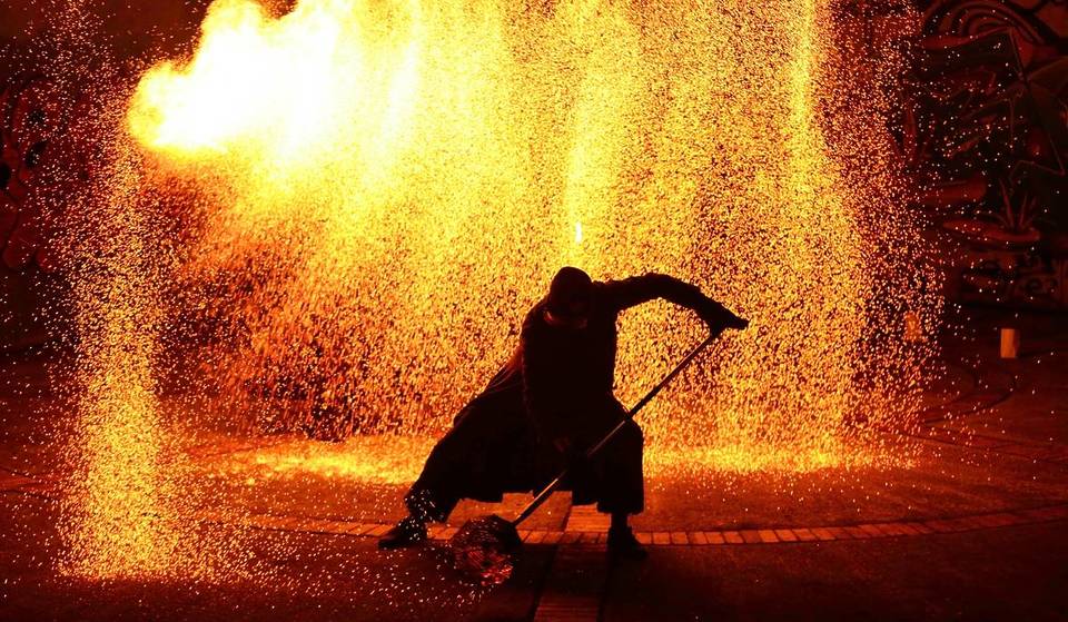 Fuego, danza y artes marciales gratis en Matadero: así es el impactante espectáculo ROGU en Madrid