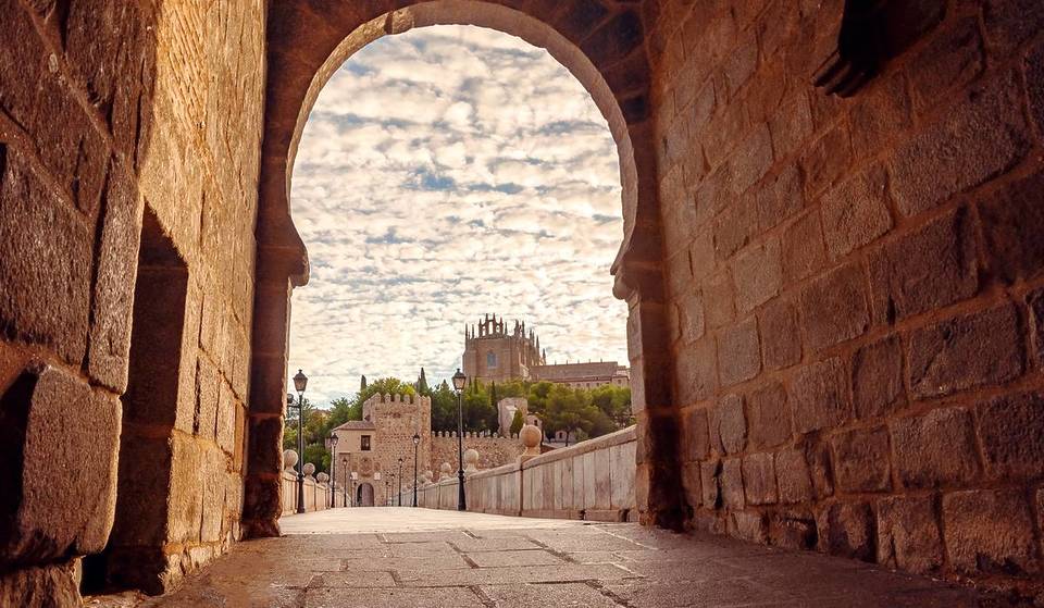 Il centro storico di Toledo ospita questo fine settimana un grande mercato medievale con sfilate, burattini, teatro e musica.