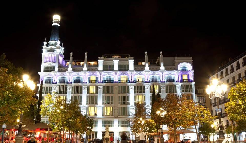 Das Hotel ME Madrid Reina Victoria schließt seine Pforten nach mehr als einem Jahrhundert Geschichte: Wie man die Liquidation der Möbel begleitet