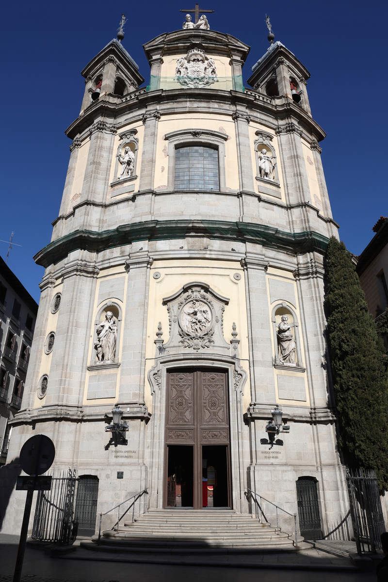 Fachada de la Basílica Pontificia de San Miguel