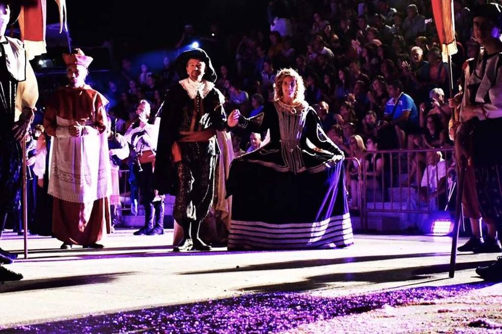 Navalcarnero devient une ville du Siècle d&rsquo;Or : le marché médiéval qui vous fera vous sentir en 1649