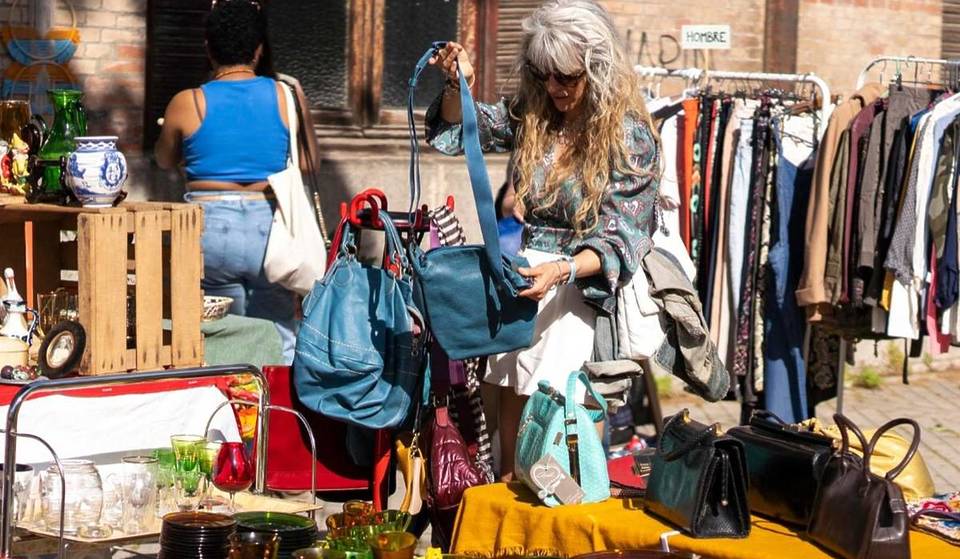 Vestiti di seconda mano, treni d’epoca e camioncini: il mercatino delle pulci a ingresso libero in arrivo a Madrid questo fine settimana