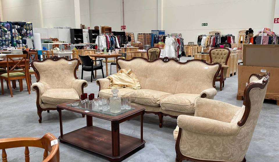 Vestiti e mobili a partire da 1 euro e arredamento di design direttamente dagli uffici di Netflix: il mercato delle pulci “ecologico” che vi lascerà a bocca aperta per 4 giorni a Madrid